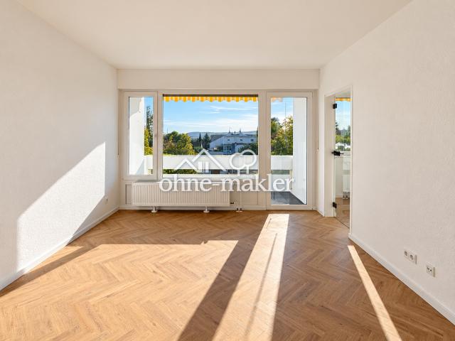Helle, modernisierte 2 Zimmer Wohnung mit Sonnenbalkon und Tiefgaragenstellplatz in Bad Soden