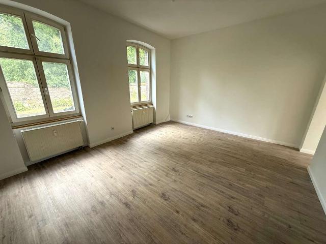Helle, modernisierte 3 Zimmer Wohnung im Erdgeschoss