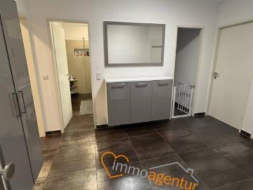 Helle, modernisierte 3 Zimmer Wohnung mit Loggia, Parkplatz und hochwertiger Ausstattung in Marchtrenk