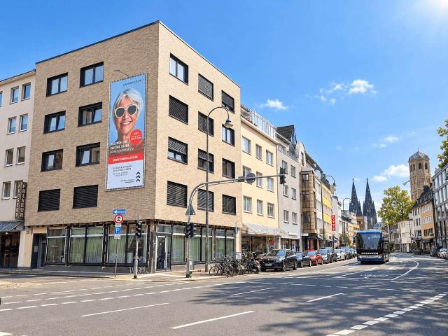 Helle modernisierte 4 Zimmer Wohnung mit Einbauküche in energetisch saniertem Gebäude