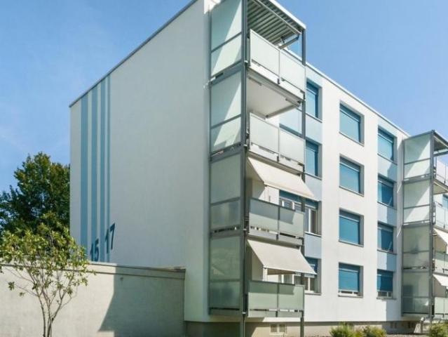 Helle, neu sanierte 4 Zimmer Wohnung