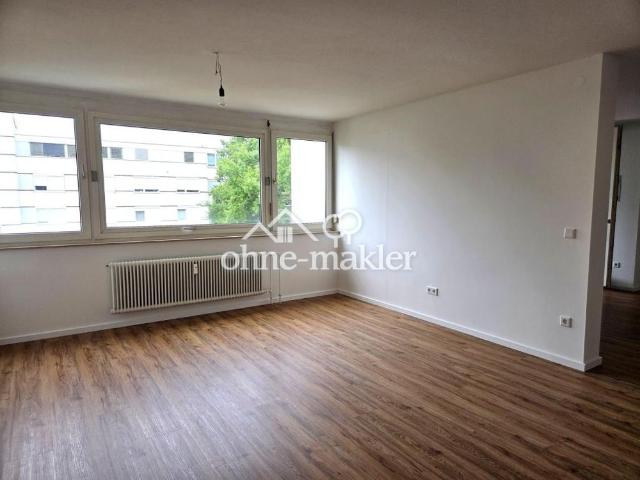 Helle, neu renovierte 2 Zimmer Wohnung mit Balkon und Tiefgarage