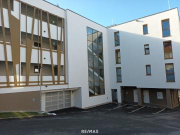 Helle Neubauwohnung mit Balkon, Gartenanteil und Garage in Zentrumsnähe von Mürzzuschlag