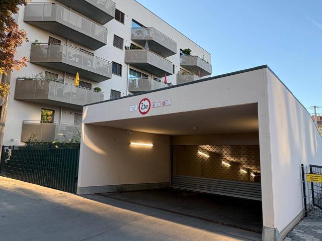 Helle Neubauwohnung, 2 Schlafzimmer, Balkon, Tiefgaragenplatz, KiGa im Erdgeschoß