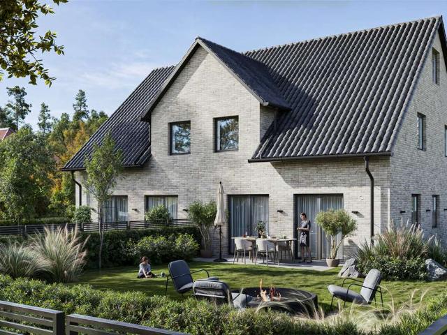 „Helle Neubau Doppelhaushälfte mit Garten, Spitzboden und 5 Zimmern in Iserbrook“
