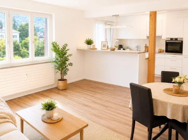 Helle, renovierte 3.5 Zimmer Wohnung im Herzen von Glarus