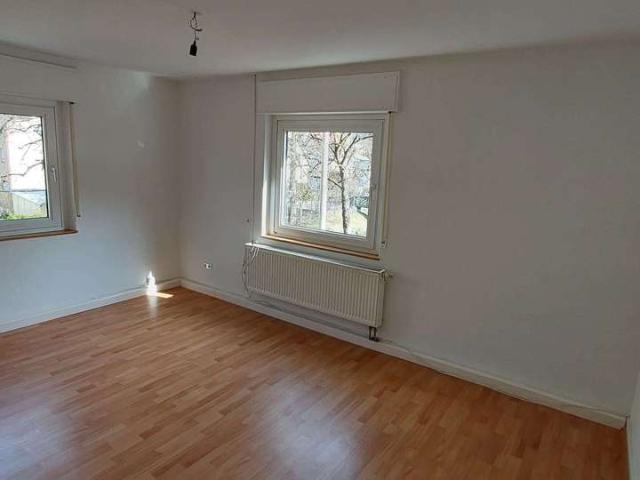 Helle renovierte 3 Zimmer Wohnung mit EBK & Garage in Tailfingen