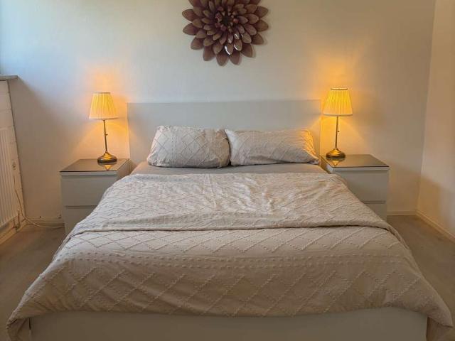 Helle, renovierte 4,5 Zi. Wohnung – möbliert | Balkon & Garten | Top Anbindung Stuttgart/STR