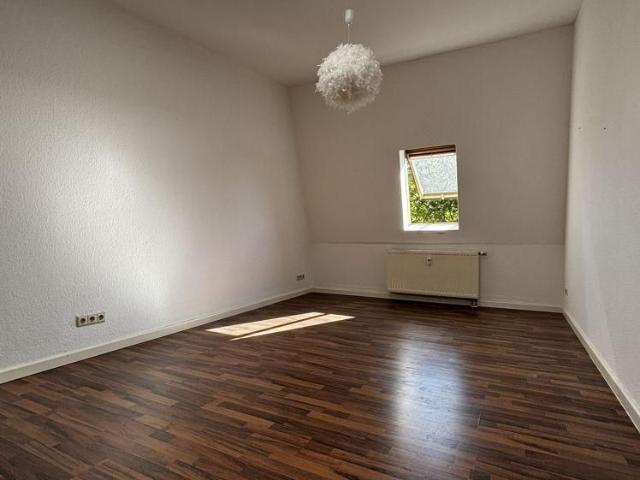 helle ruhig gelegene 2 Zimmer DG Wohnung inkl. EBK in Reichenbach Vogtland