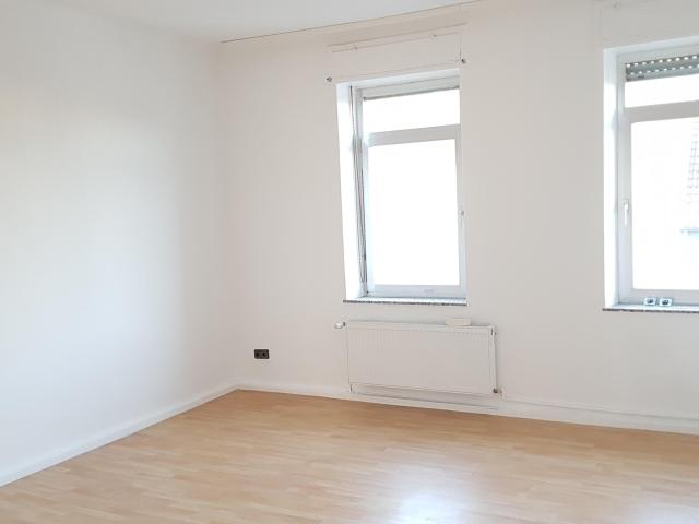 Helle, ruhige 3 Zimmerwohnung, mit Küche, Stellplatz und Garten