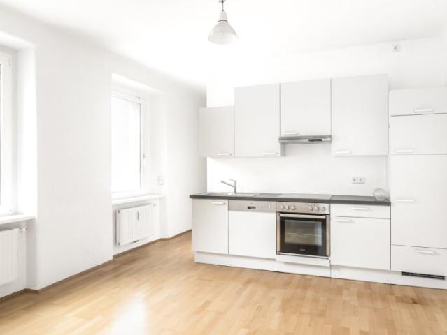 Helle, ruhige 2 Zimmer Wohnung in zentraler Stadtlage