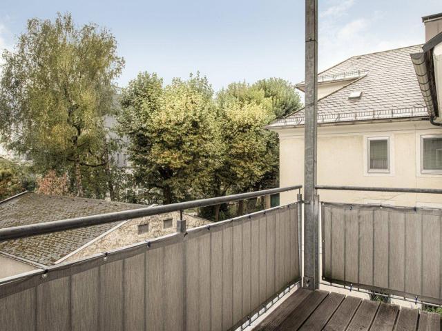 Helle, ruhige 2 Zimmer Wohnung mit Balkon in zentraler Stadtlage