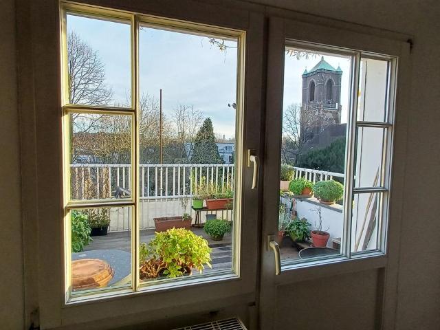 Helle, ruhige 4,5 Zimmer Maisonette Wohnung mit Dachterrasse