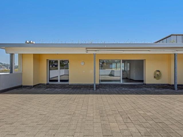 HELLE, RUHIGE ATTIKA MIT AUSSICHT UND PRIVATSPHÄRE