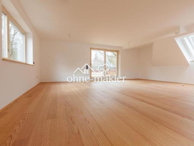 Helle ruhige Wohnung im Park mit großem Süd West Nord Balkon