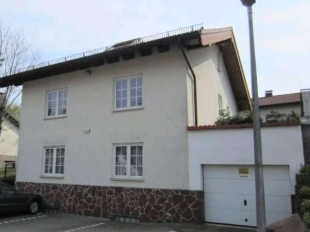 Helle, schöne 3 ZKB Wohnung mit großer Terrasse u. Stellplatz in Gaiberg *befristet 2 Jahre