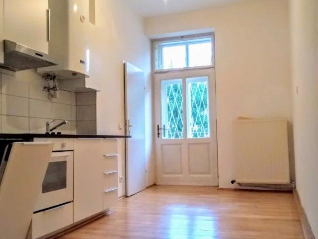 Helle, schöne und zentral gelegene 65m² Altbauwohnung in Schallmoos/Andräviertel Salzburg Stadt  2 1/2 Zimmer