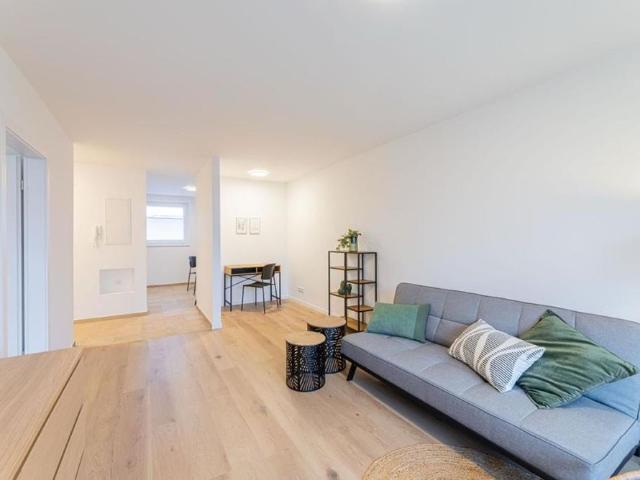 Helle sanierte 2 Zimmerwohnung