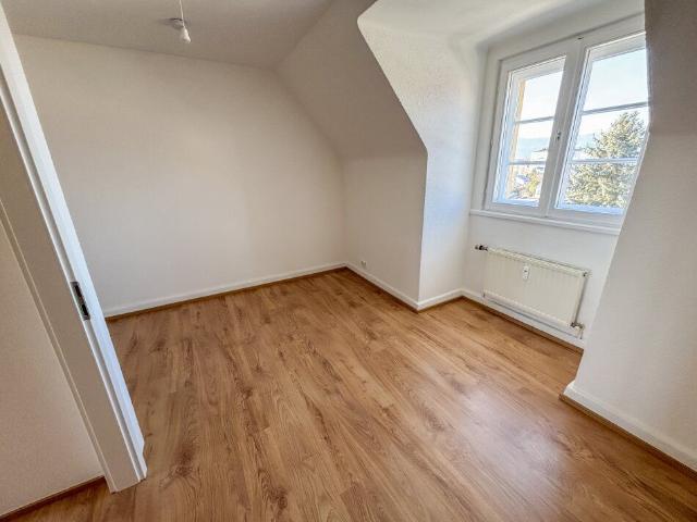 Helle, sanierte Dachgeschoßwohnung mit Fernblick