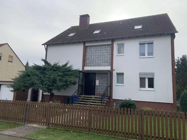 Helle, sanierte DG Wohnung mit Gartennutzung