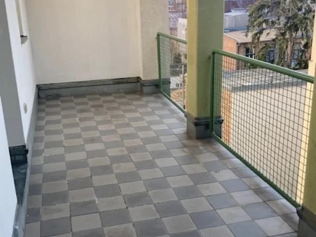 Helle Singlewohnung mit sonniger Loggia