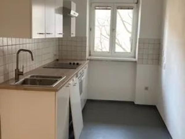 Helle Singlewohnung mit sonniger Loggia