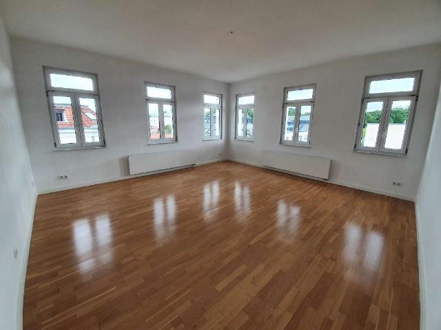 Helle, sonnige 2 Zimmer Altbauwohnung mit Südbalkon und Blick auf Fockeberg