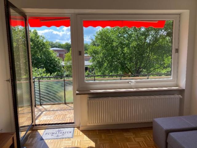 Helle stilvolle Wohnung mit Südwestbalkon, Courtage frei direkt vom Eigentümer: Passend für Gastwissenschaftler, Studenten, Pendler und Expatriates. Mit Blick ins Grüne: Von Hutten Strasse 9, Bahrenfeld
