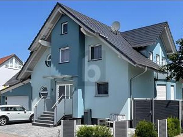 HELLER FAMILIENTRAUM MIT KLIMA & DURCHFAHRGARAGE