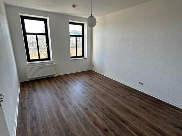 Heller Wohntraum im Erstbezug: Renovierte 2 Zimmer Altbauwohnung am Kassberg/Altendorf