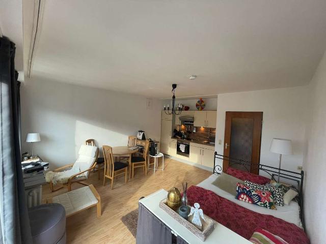 Helles 1 Zimmer Apartment in zentraler Lage mit Dachterassennutzung