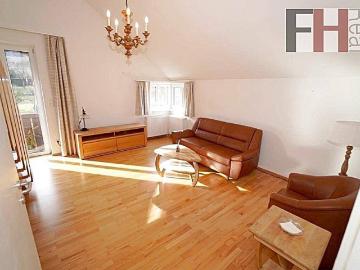 Helles 2,5 Zimmer Apartment mit Balkon, Dachterrasse und viel Flair