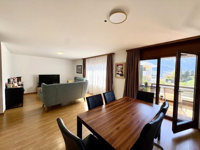 Helles 4.5 Zimmer Apartment im 1. Stock