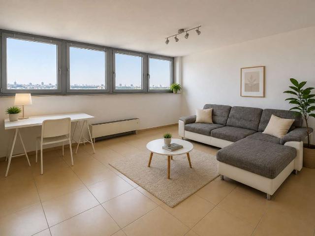 Helles 58 m² City Apartment im 16. OG | Panoramablick | Nähe LU Mitte | Stellplatz inklusive