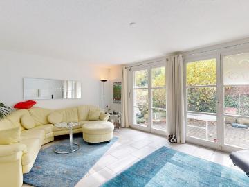 Helles 5.5 Zimmer Doppelhaus mit Carport und zwei Aussenparkplätzen