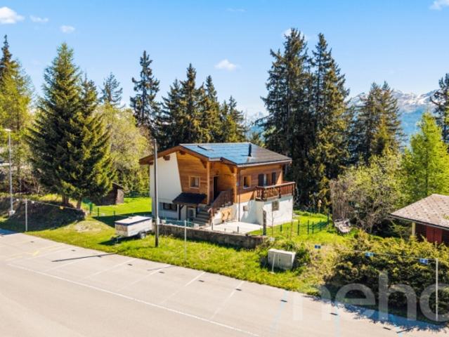 Helles Chalet mit Sauna, Jacuzzi und direktem Zugang zu den Skipisten