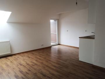Helles Apartment mit Balkon