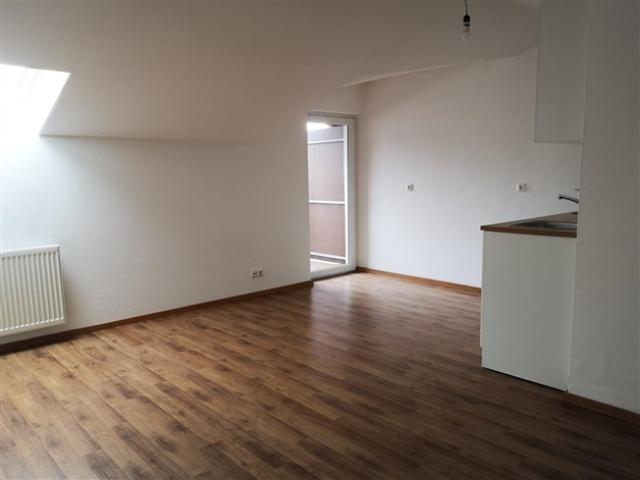Helles Apartment mit Balkon