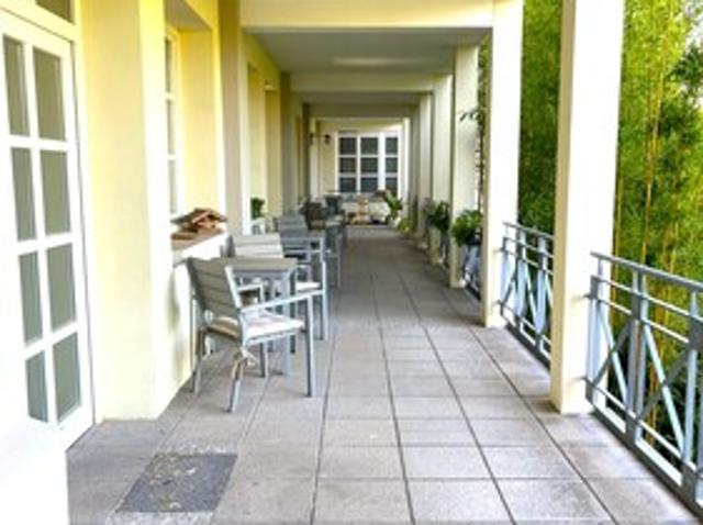 Helles Appartement mit Stellplatz und Einbauküche