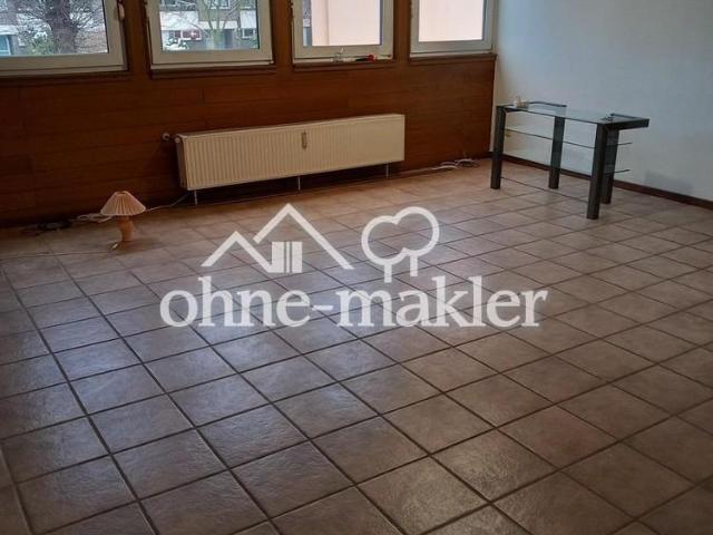Helles Appartment, ca. 43m², große Fensterfront, 1.OG