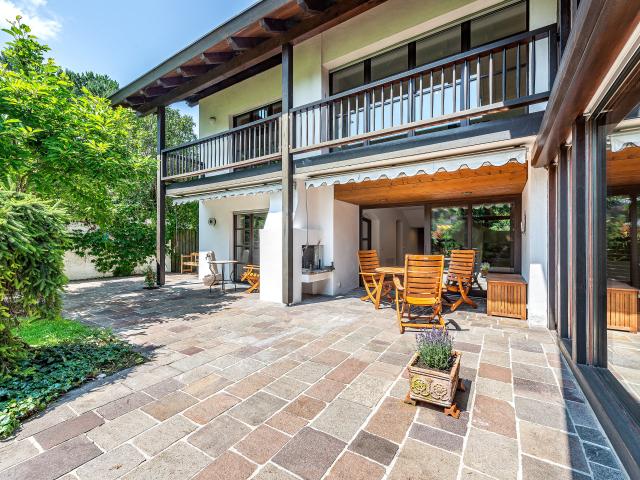 Helles Architektenhaus mit Südgarten in ruhiger Lage