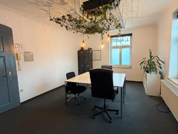 Office for rent in 6830 - Büroraum