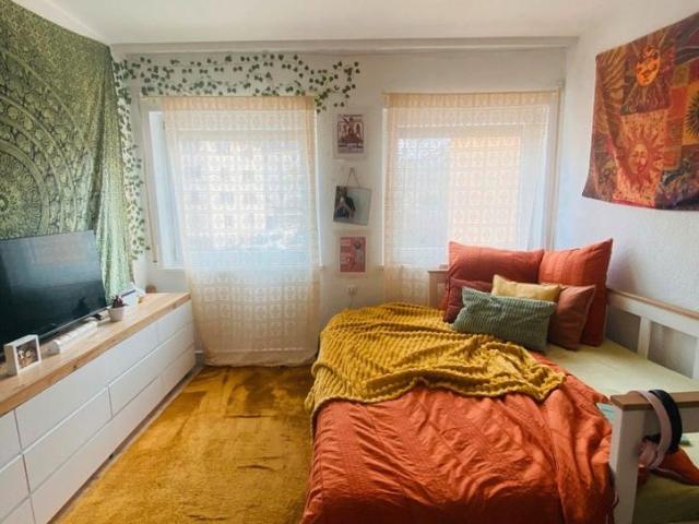 Helles gemütliches Wg Zimmer in 2 Frauen Wg