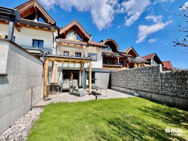 Helles großzügiges Reihenhaus in Kirchberg mit Garten, Balkon & 2 Stellplätzen!