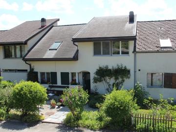 Helle Doppelhaushälfte mit Veranda und Garten – in Sackgasse gelegen