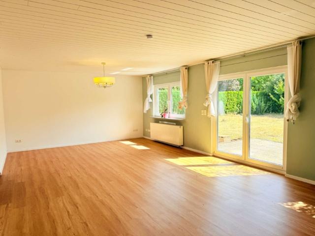 Helles Einfamilienhaus mit Garten und Terrasse zur Miete in Wermertshausen!