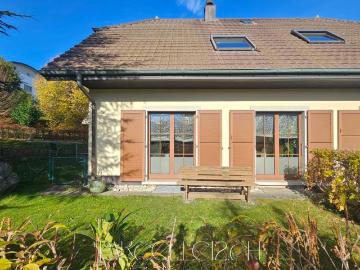 Helle Einfamilienhaus mit Garten und hohem Potenzial, in begehrter Lage