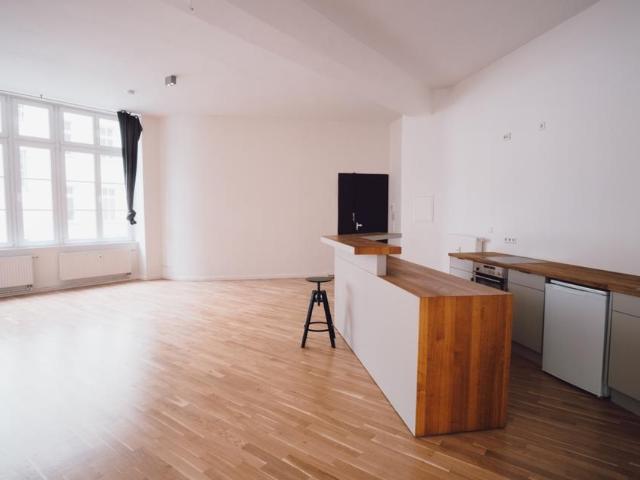 Helles Loft nahe Oranienplatz – 98 m² im ruhigen Hinterhaus