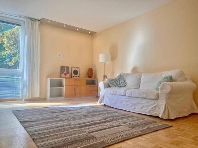 Helles möbliertes 1 Zimmer Apartment mit Balkon & Stellplatz – 5 Min. S Bhf. Zehlendorf