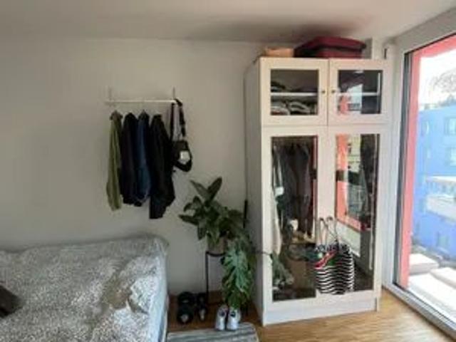 Helles Möbliertes WG Zimmer 15m² in Neubau WG Zwischenmiete 01.12. 31.01 Nähe Matzleinsdorfer Platz 10. Bezirk